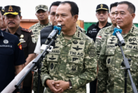 Kepala Staf Umum (Kasum) TNI bersama Satuan Tugas Penertiban Kawasan Hutan (Satgas PKH) turun langsung meninjau kapal TB Capricorn 106/TK Capricorn 92.210 yang mengangkut muatan tersebut.