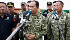 Kepala Staf Umum (Kasum) TNI bersama Satuan Tugas Penertiban Kawasan Hutan (Satgas PKH) turun langsung meninjau kapal TB Capricorn 106/TK Capricorn 92.210 yang mengangkut muatan tersebut.