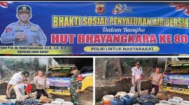 HUT Bhayangkara ke-80, Polda Jabar Bantu Pasokan Air Bersih bagi 318 KK di Bandung Barat. 