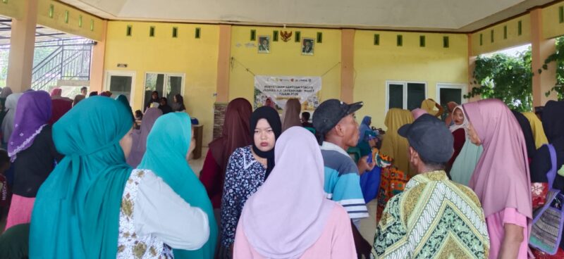 Sebanyak 338 KPM menerima bantuan sembako yang dibagikan secara merata kepada warga dari beberapa dusun di Desa Kalitengah.