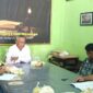 Menghargai guru tidak harus dengan barang mahal atau amplop. Justru, apresiasi terbaik adalah dukungan terhadap proses belajar dan keberhasilan siswa itu sendiri.