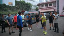 Kegiatan lari bersama dipimpin Kapolda Jawa Barat, Irjen Pol Rudi Setiawan, bersama para pejabat utama dan personel Polda Jabar. 