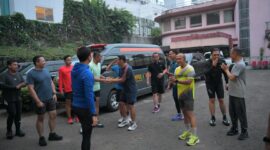 Kegiatan lari bersama dipimpin Kapolda Jawa Barat, Irjen Pol Rudi Setiawan, bersama para pejabat utama dan personel Polda Jabar. 