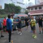 Kegiatan lari bersama dipimpin Kapolda Jawa Barat, Irjen Pol Rudi Setiawan, bersama para pejabat utama dan personel Polda Jabar. 