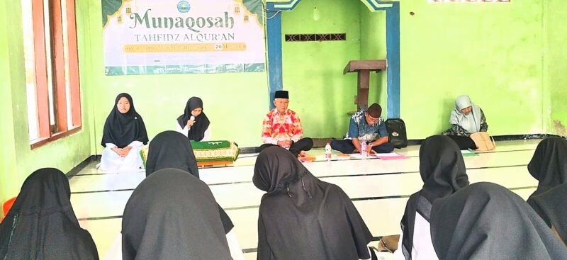 Madrasah Muhamadiyah kembali menggelar agenda tahunan Munaqosah Tahfidz Al-Qur’an, sebagai bentuk evaluasi sekaligus penguatan kualitas hafalan para santri. 