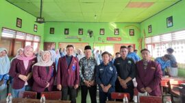 Mahasiswa Jurusan Keperawatan Semester 2 Universitas Muhammadiyah Lamongan (UMLA) menggelar kegiatan penyuluhan kesehatan bertajuk “Pentingnya Hidup Bersih dan Sehat”.