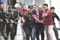 Kejagung telah menetapkan mantan Kepala BGN, Dadan Hindayana, sebagai tersangka. Selain itu, dua mantan wakil kepala BGN, Sony Sonjaya dan Lodewyk Pusung, juga turut ditetapkan sebagai tersangka.