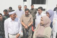 Gubernur Jawa Barat, , meninjau langsung layanan Sistem Penerimaan Murid Baru (SPMB) di Kantor Dinas Pendidikan (Disdik) Jawa Barat. 