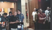 Kapolda Jawa Barat, Irjen. Pol. Dr. Rudi Setiawan memberikan keterangan terkait penangkapan, pelaku penyekapan dan penyiksaan terhadap kekasihnya di Bandung.
