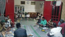 Kegiatan rutin Jamaah Yasin dan Tahlil yang digelar setiap malam Jumat, warga RT 01 tidak hanya memperkuat nilai-nilai keagamaan, tetapi juga membangun kepedulian sosial di lingkungan mereka.