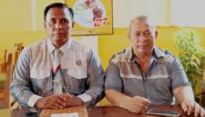 Menjelang pembacaan putusan, keluarga korban kembali mendesak majelis hakim agar menjatuhkan hukuman mati kepada terdakwa Ririn Rifanto.