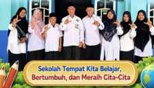 Kepala MTs Muhammadiyah 20 Menongo, Suparno, S.Pd., bersama dewan guru siap menyambut peserta didik pada hari pertama masuk sekolah Tahun Ajaran 2026/2027. Melalui semangat 