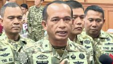 Kapuspen TNI, Muhamad Nas, menegaskan bahwa pengamanan di kediaman Jaksa Agung Muda Tindak Pidana Khusus (Jampidsus), Febrie Adriansyah, dilakukan atas permintaan resmi dari Kejaksaan Agung Republik Indonesia.
