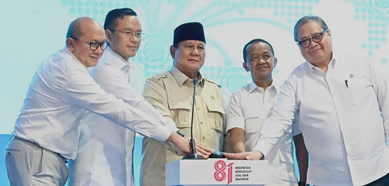 Presiden Prabowo Subianto resmi meluncurkan program Biodiesel B50 di Rest Area KM 57 Tol Jakarta-Cikampek, Kabupaten Karawang, Jawa Barat. 