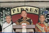 Kejaksaan Agung (Kejagung) menetapkan dua orang sebagai tersangka dalam salah satu perkara dugaan korupsi yang dilimpahkan dari Polri.